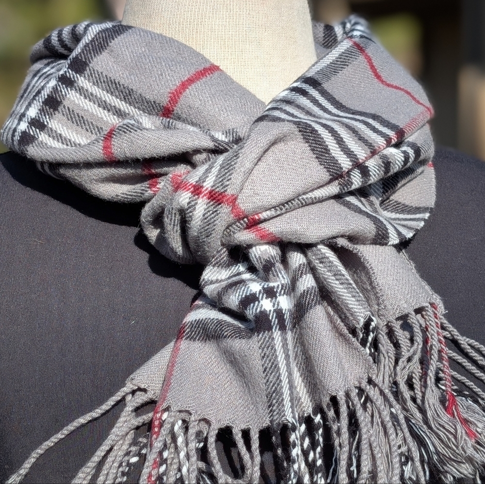 Gray Plaid Soft Scarf